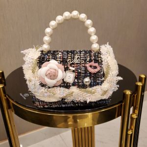 Ladies Hand & Shoulder Bag 29 F3